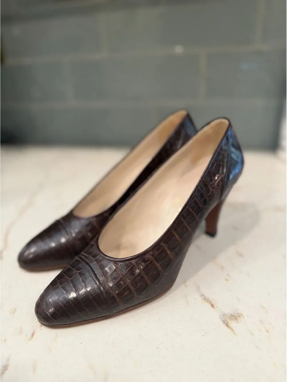 Vintage CHANEL Dark Brown Genuine Crocodile Leather Classic Heeled Pumps EU39
